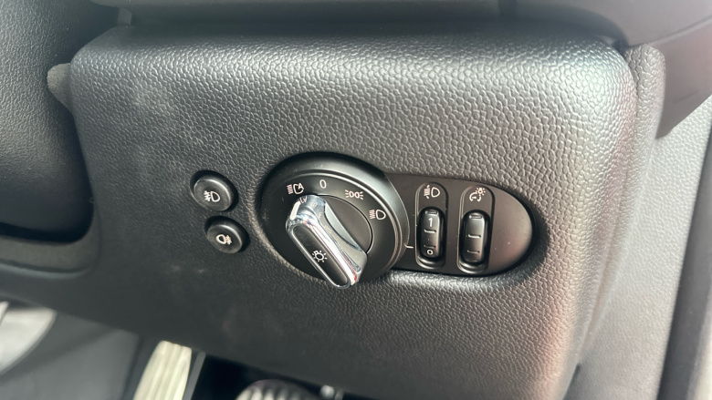 MINI Hatchback 1.5 Cooper Sport II 3dr Auto Petrol Hatchback